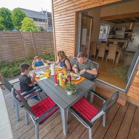 Aquamagis Feriehus *